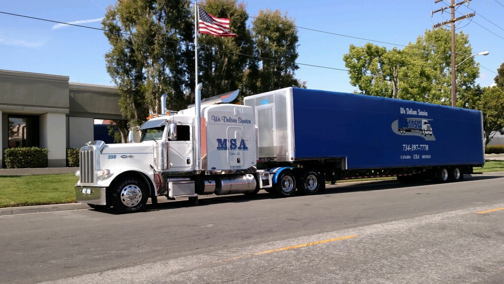 Our step deck curtainside trailers are 100% air ride controlled for a smooth transit